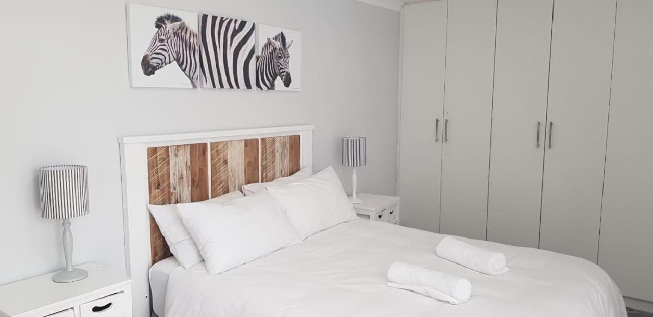 Whales & Waves Villa Hermanus Exterior photo